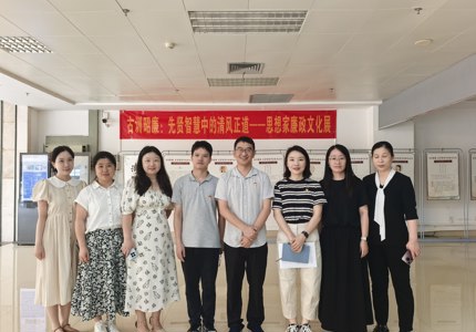 为了更好地展示页面效果